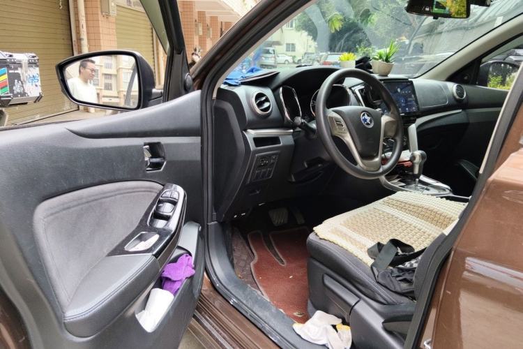 Used Venucia T70 2016 2.0L CVT Smart Choice Edition Driver Seat