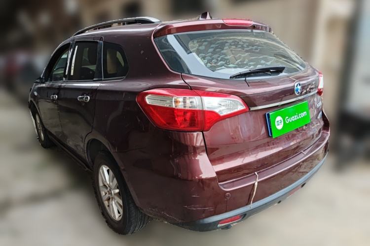 Used Venucia T70 2016 2.0L CVT Smart Choice Edition Exterior 3