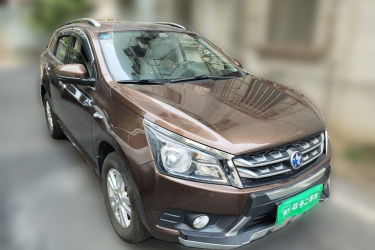 Used Venucia T70 2016 2.0L Manual RuiQu Version Front Right 45 Deg