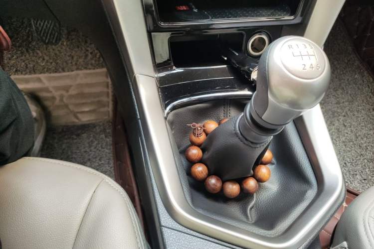 Used Venucia T70 2016 2.0L Manual RuiQu Version Gear Lever