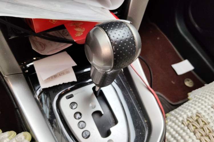 Used Venucia T70 2016 2.0L CVT Smart Choice Edition Gear Lever