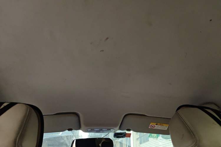 Used Venucia T70 2016 2.0L CVT Smart Choice Edition Headliner