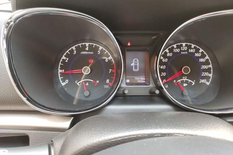 Used Venucia T70 2016 2.0L Manual RuiQu Version Odometer Close Up