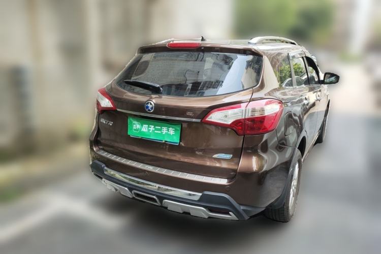 Used Venucia T70 2016 2.0L Manual RuiQu Version Rear Right 45 Deg