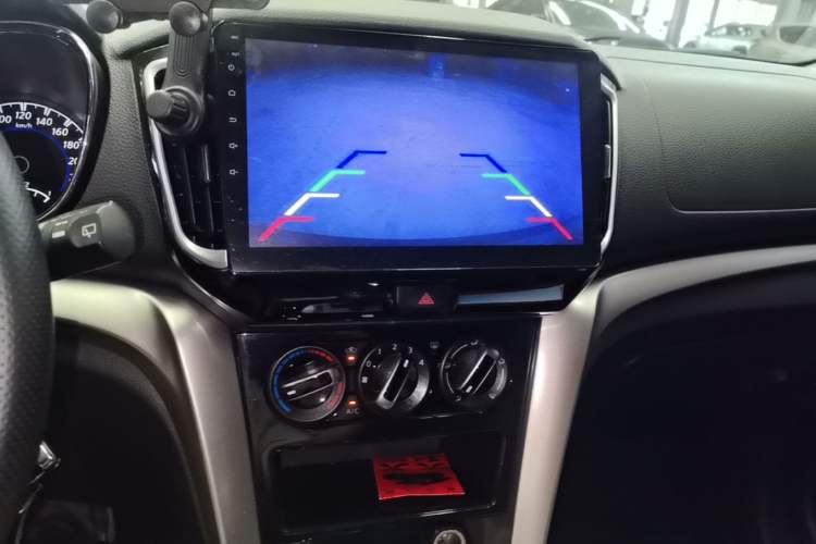 Used Venucia T70 2016 2.0L CVT Smart Choice Edition Audio And AC Panel