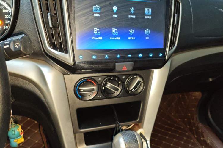 Used Venucia T70 2016 2.0L CVT Smart Choice Edition Audio And AC Panel