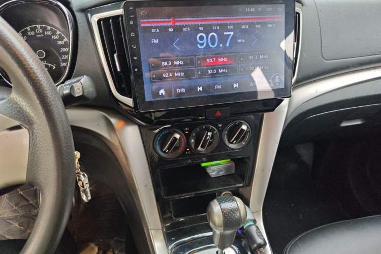 Used Venucia T70 2016 2.0L CVT Smart Choice Edition Audio And AC Panel