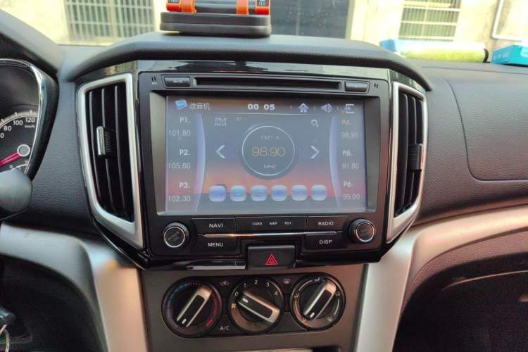 Used Venucia T70 2016 2.0L CVT Smart Choice Edition Audio And AC Panel