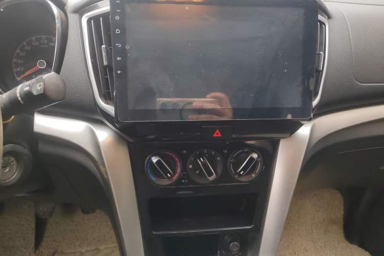 Used Venucia T70 2016 1.6L Manual Ruixing Edition Audio And AC Panel