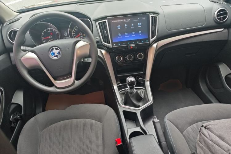 Used Venucia T70 2016 1.6L Manual Ruixing Edition Center Console