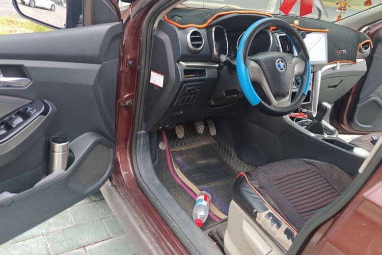 Used Venucia T70 2016 1.6L Manual Ruixing Edition Driver Seat