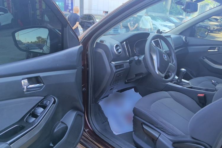 Used Venucia T70 2016 1.6L Manual Ruixing Edition Driver Seat