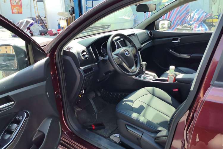 Used Venucia T70 2016 2.0L CVT Smart Choice Edition Driver Seat