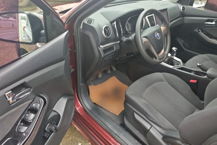 Used Venucia T70 2016 1.6L Manual Ruixing Edition Driver Seat