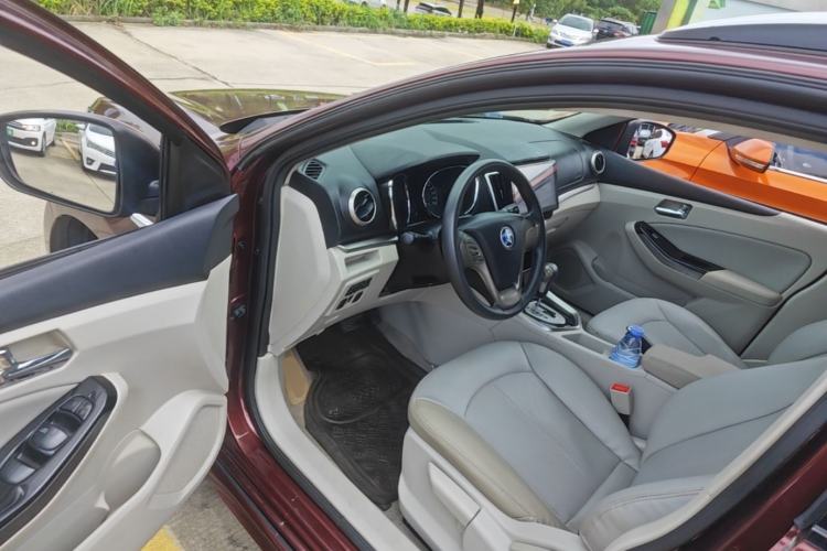 Used Venucia T70 2016 2.0L CVT Smart Choice Edition Driver Seat