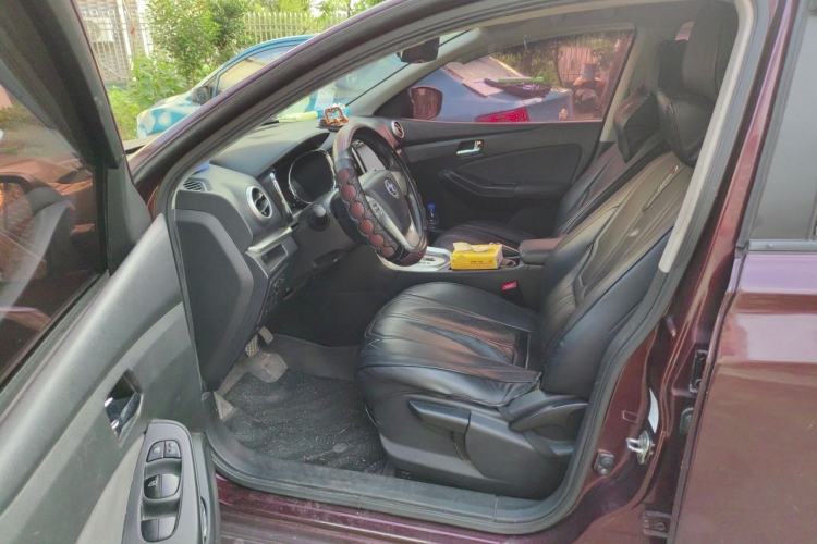 Used Venucia T70 2016 2.0L CVT Smart Choice Edition Driver Seat