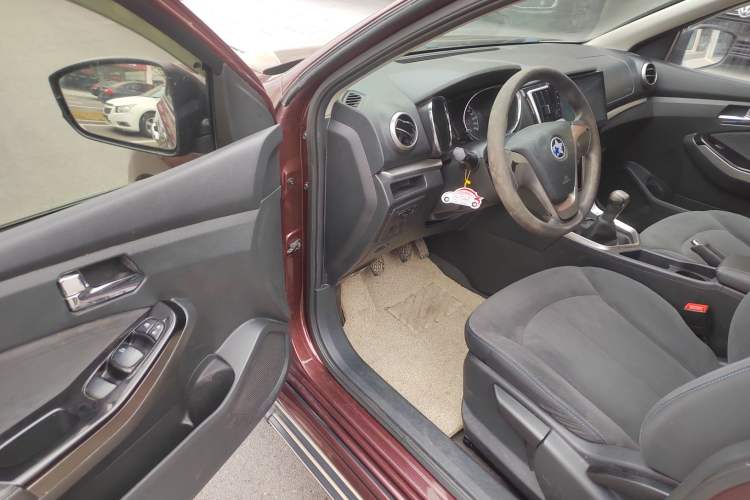 Used Venucia T70 2016 1.6L Manual Ruixing Edition Driver Seat