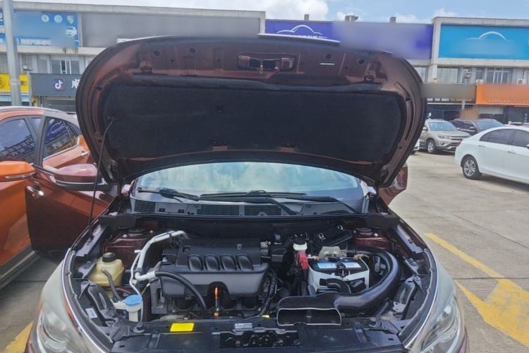 Used Venucia T70 2016 2.0L CVT Smart Choice Edition Engine Bay