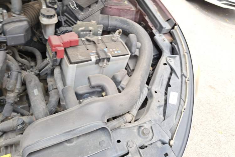 Used Venucia T70 2016 2.0L CVT Smart Choice Edition Engine Bay Left