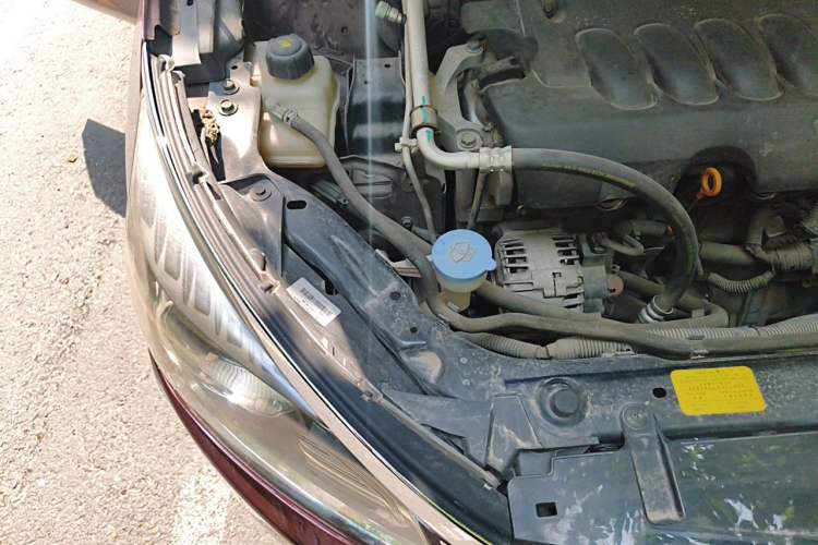 Used Venucia T70 2016 2.0L CVT Smart Choice Edition Engine Bay Right