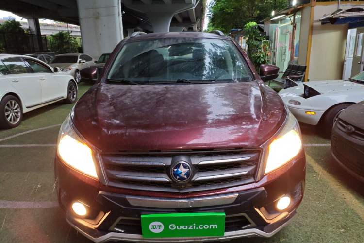 Used Venucia T70 2016 2.0L CVT Smart Choice Edition Exterior 1