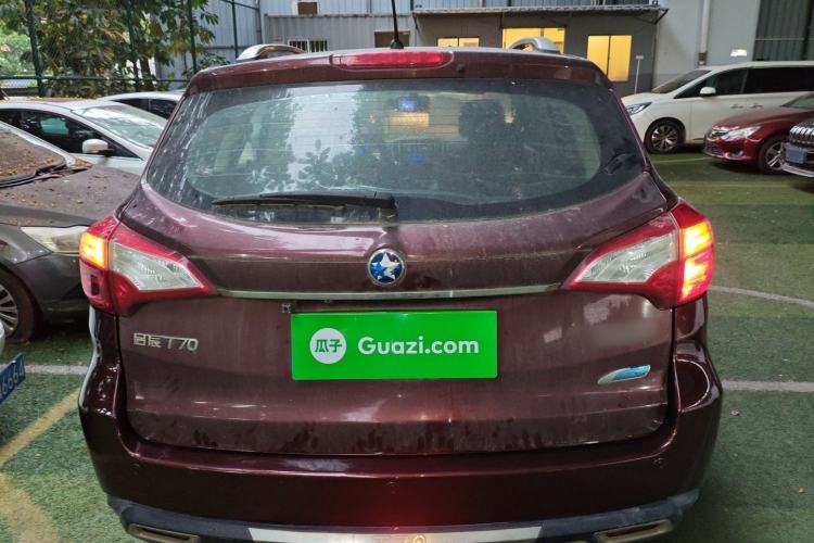 Used Venucia T70 2016 2.0L CVT Smart Choice Edition Exterior 4