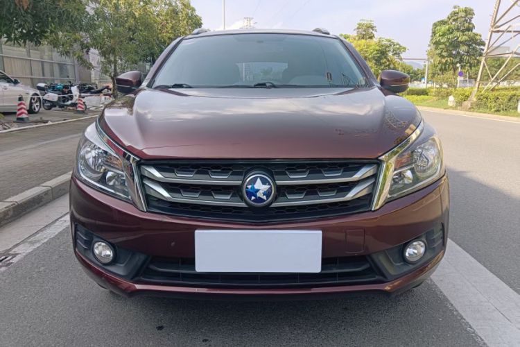 Used Venucia T70 2016 2.0L CVT Smart Choice Edition Exterior 5