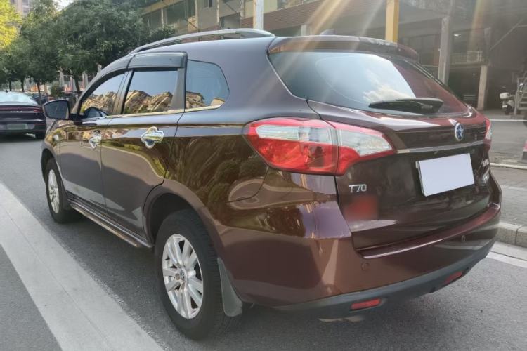 Used Venucia T70 2016 2.0L CVT Smart Choice Edition Exterior 8