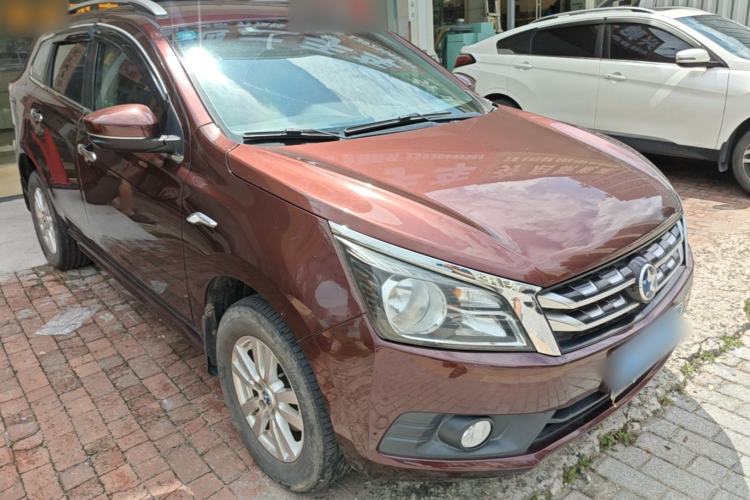 Used Venucia T70 2016 2.0L CVT Smart Choice Edition Front Right 45 Deg