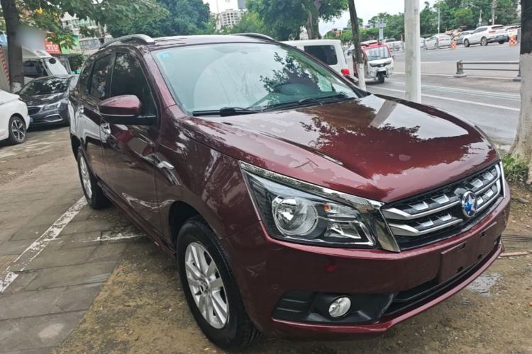 Used Venucia T70 2016 1.6L Manual Ruixing Edition Front Right 45 Deg