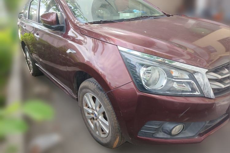 Used Venucia T70 2016 2.0L CVT Smart Choice Edition Front Right 45 Deg