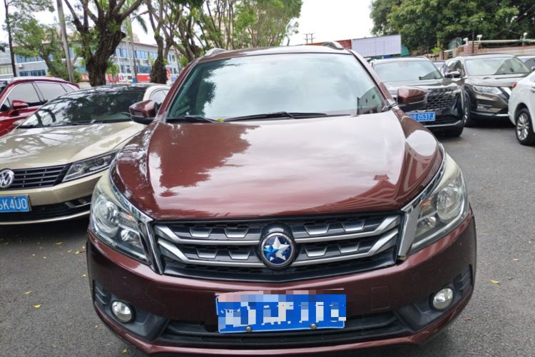 Used Venucia T70 2016 2.0L CVT Smart Choice Edition Front