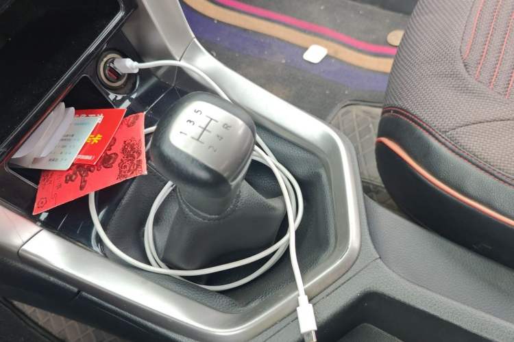 Used Venucia T70 2016 1.6L Manual Ruixing Edition Gear Lever