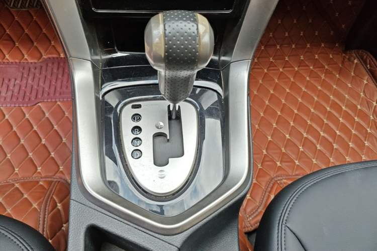 Used Venucia T70 2016 2.0L CVT Smart Choice Edition Gear Lever