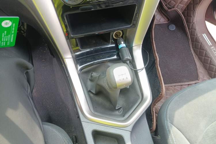 Used Venucia T70 2016 1.6L Manual Ruixing Edition Gear Lever
