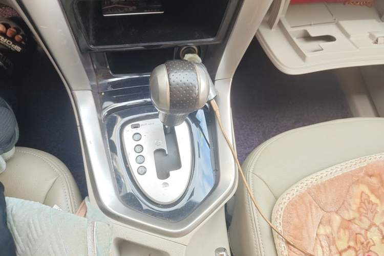 Used Venucia T70 2016 2.0L CVT Smart Choice Edition Gear Lever