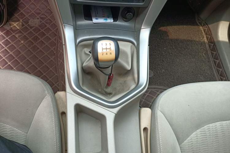 Used Venucia T70 2016 1.6L Manual Ruixing Edition Gear Lever
