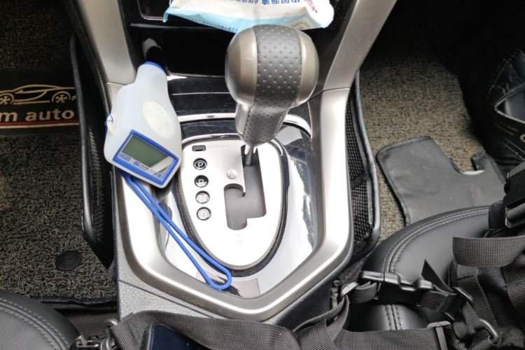 Used Venucia T70 2016 2.0L CVT Smart Choice Edition Gear Lever