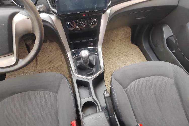 Used Venucia T70 2016 1.6L Manual Ruixing Edition Gear Lever