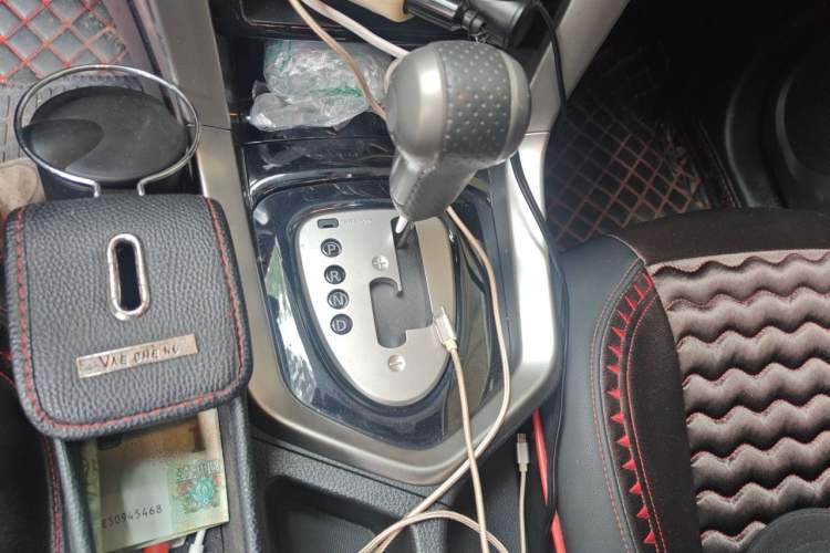 Used Venucia T70 2016 2.0L CVT Smart Choice Edition Gear Lever