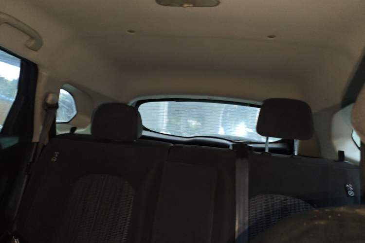 Used Venucia T70 2016 2.0L CVT Smart Choice Edition Headliner