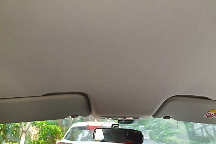 Used Venucia T70 2016 2.0L CVT Smart Choice Edition Headliner