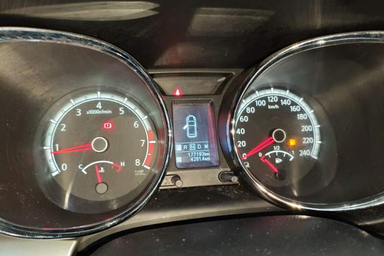 Used Venucia T70 2016 2.0L CVT Smart Choice Edition Instrument Cluster