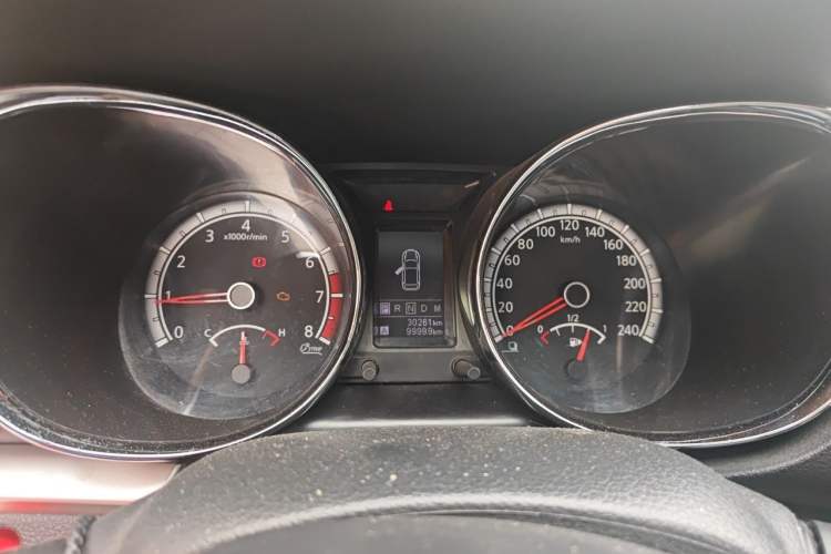 Used Venucia T70 2016 2.0L CVT Smart Choice Edition Instrument Cluster