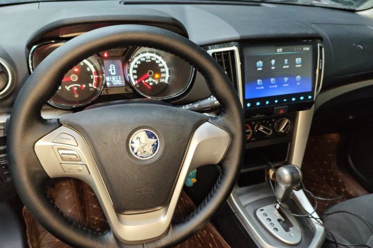 Used Venucia T70 2016 2.0L CVT Smart Choice Edition Interior 2