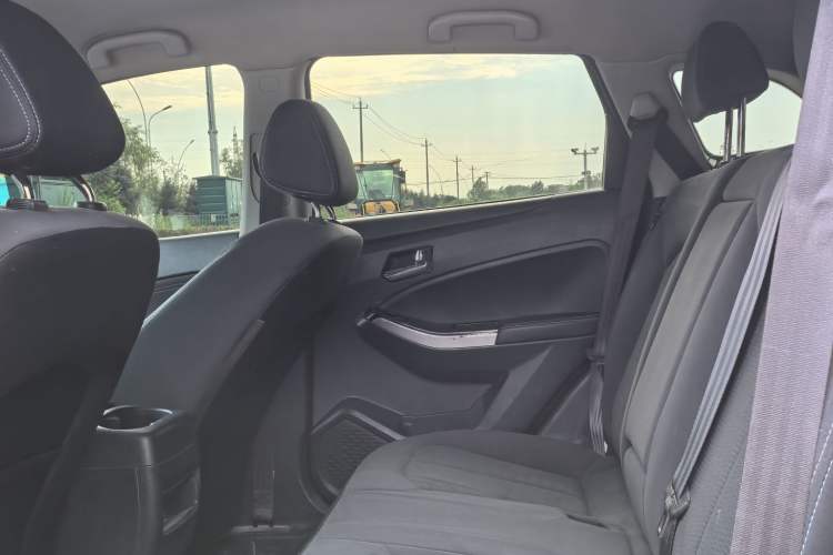 Used Venucia T70 2016 1.6L Manual Ruixing Edition Interior 2