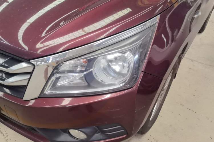 Used Venucia T70 2016 2.0L CVT Smart Choice Edition Left Front Headlight