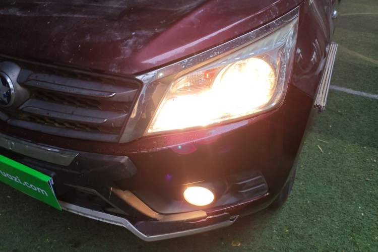 Used Venucia T70 2016 2.0L CVT Smart Choice Edition Left Front Headlight