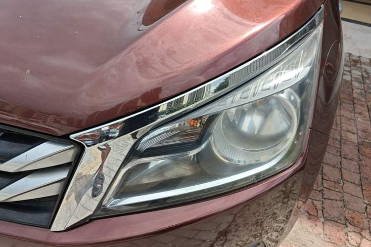 Used Venucia T70 2016 2.0L CVT Smart Choice Edition Left Front Headlight