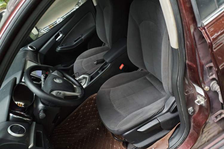 Used Venucia T70 2016 2.0L CVT Smart Choice Edition Left Front Seat